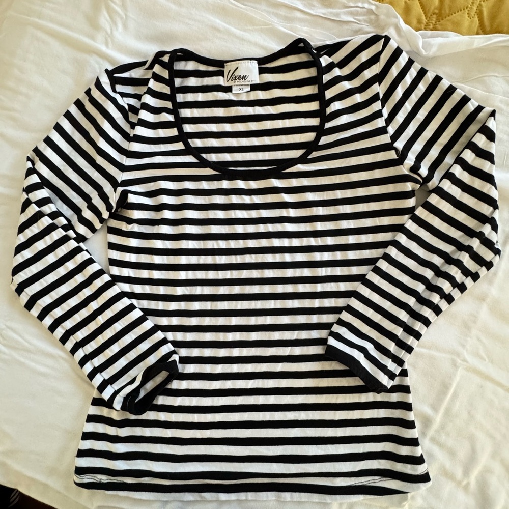 Vixen by Micheline Pitt Black and White Striped Long Sleeve Top
